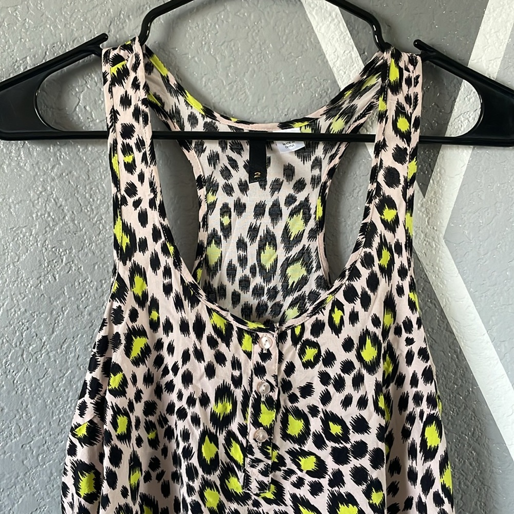 Divided | H&M Tank - Picture 2 of 5